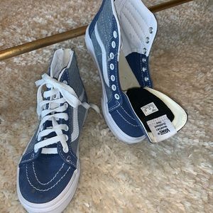 NWT SK8-Hi high top Vans Kids sz 1 blue and white